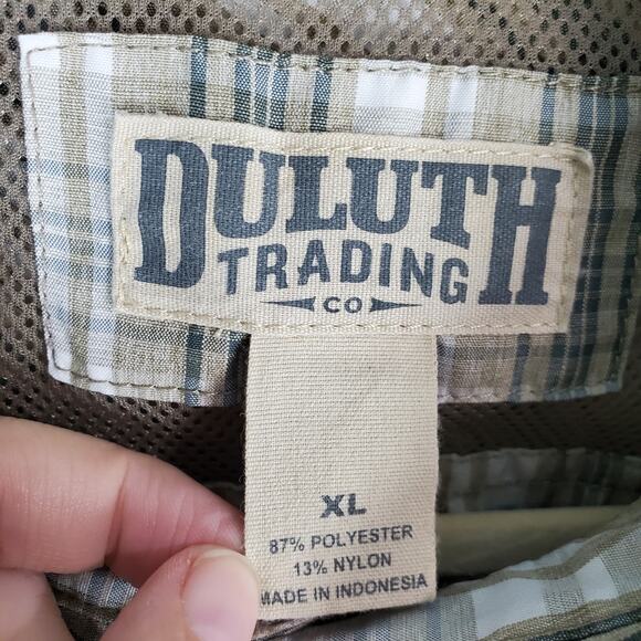 Duluth Trading Company Men's No Fly Zone Plaid Button Up Shirt Size XL - Picture 3 of 6